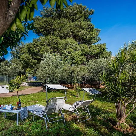 A Scopello, A Due Passi Da Cala Bianca Villa