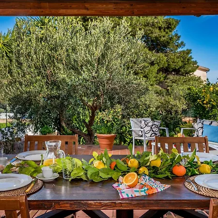 A Scopello, A Due Passi Da Cala Bianca Villa